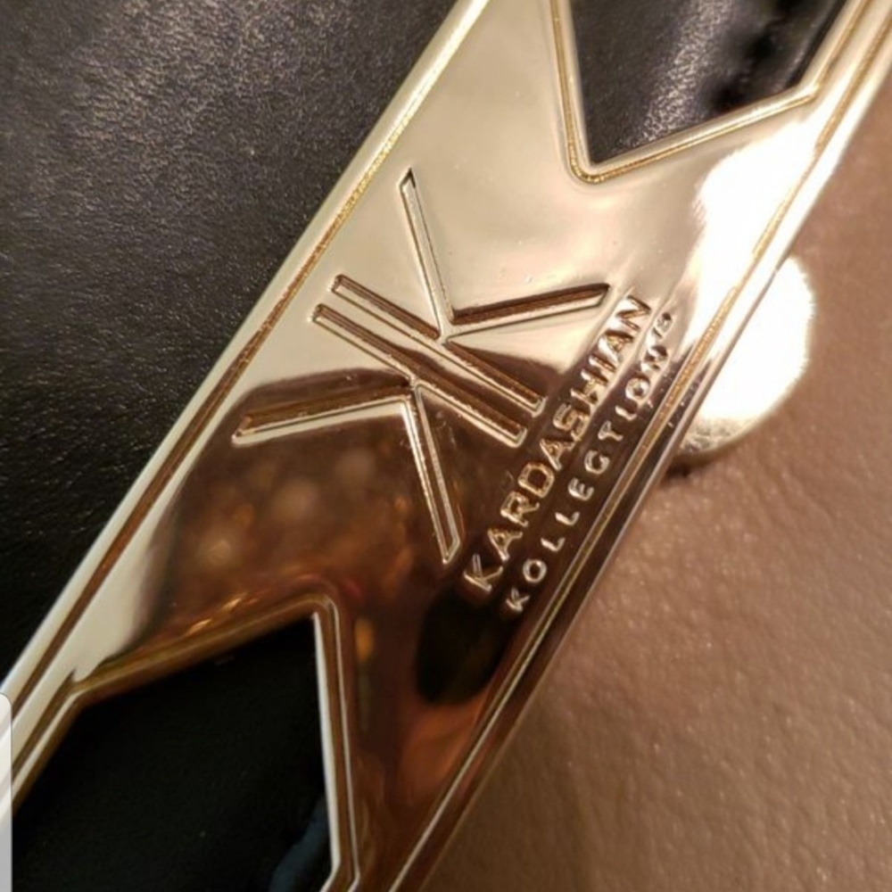 Purse - Picture 2 of 3